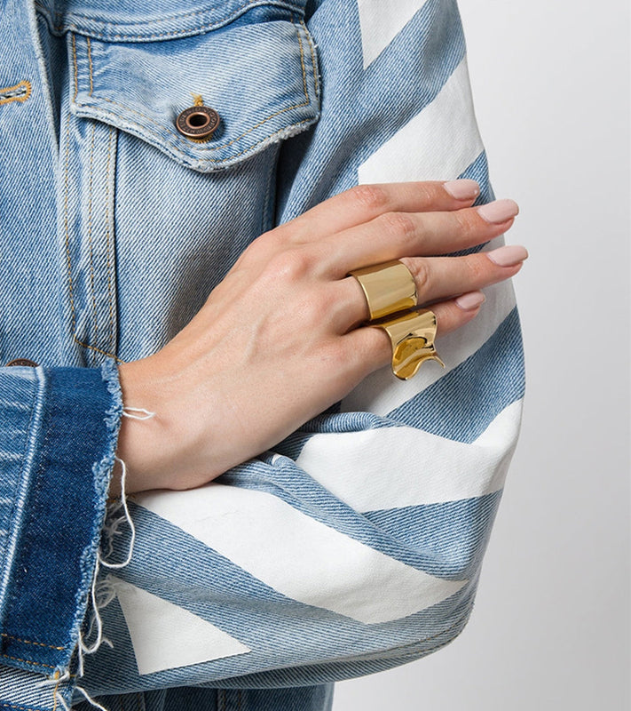 Coup de Coeur Gold wave ring