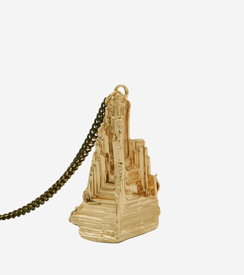 Coup de Coeur Gold pyramid pendant necklace