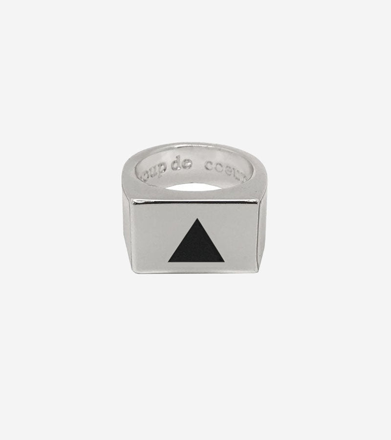 Coup de Coeur silver onyx pyramid ring