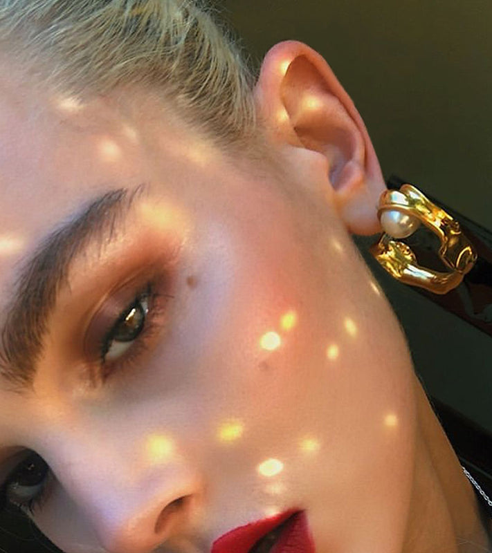 Coup de Coeur Gold liquid pearl hoops