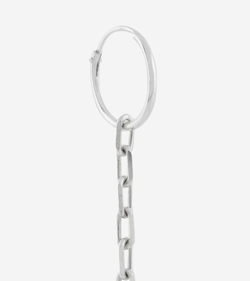 Coup de Coeur Sterling silver skinny chain earring detail